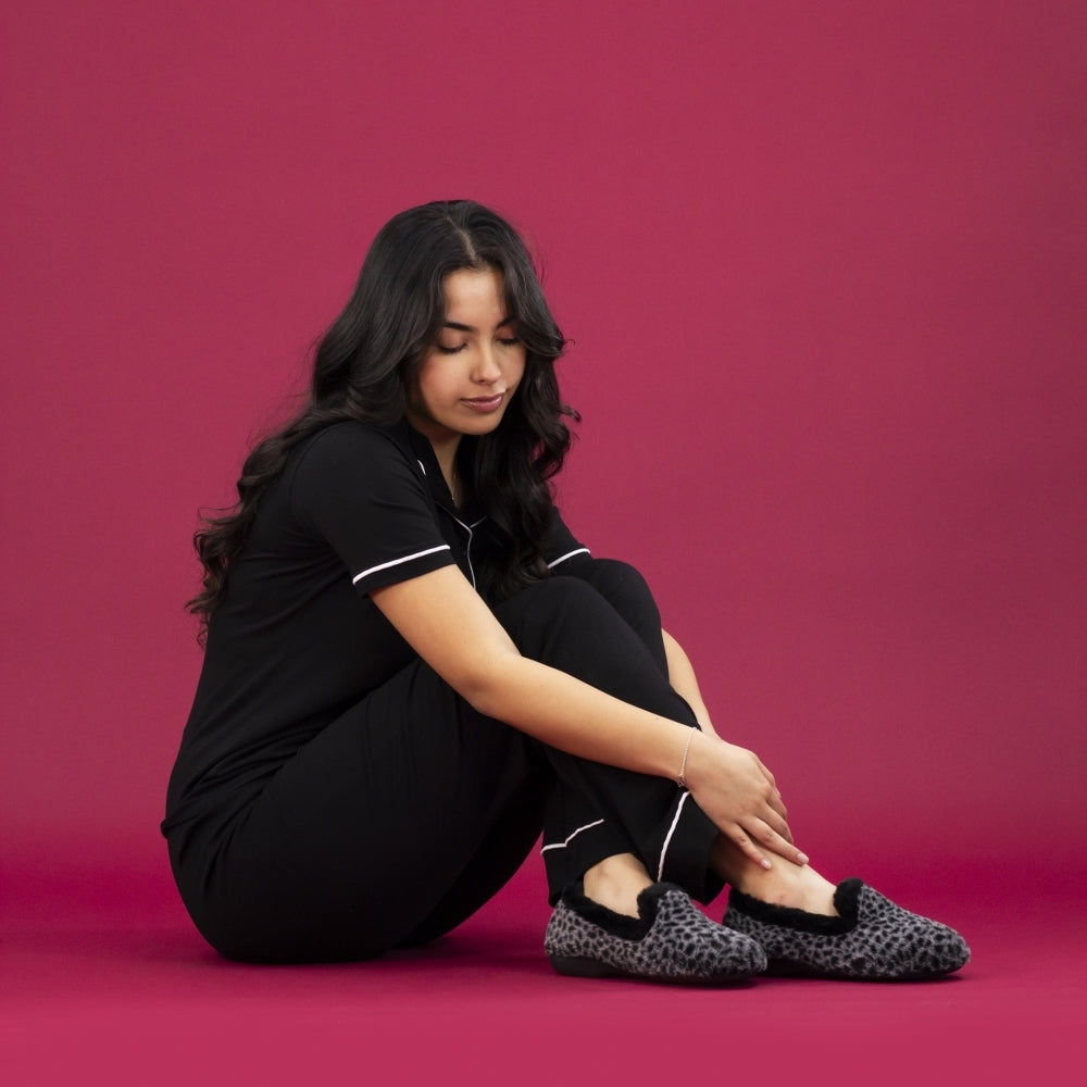 Lunar Tripoli Women's Slip On Faux Fur Machine Washable Slipper Black Ocelot